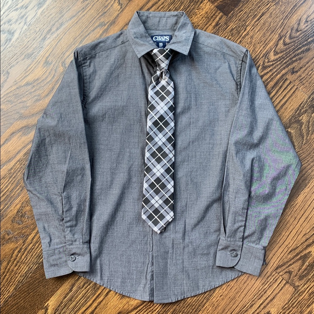Like New Chaps Boys Gray Button Up Shirt and Clip on Tie Set - XS (6-7)